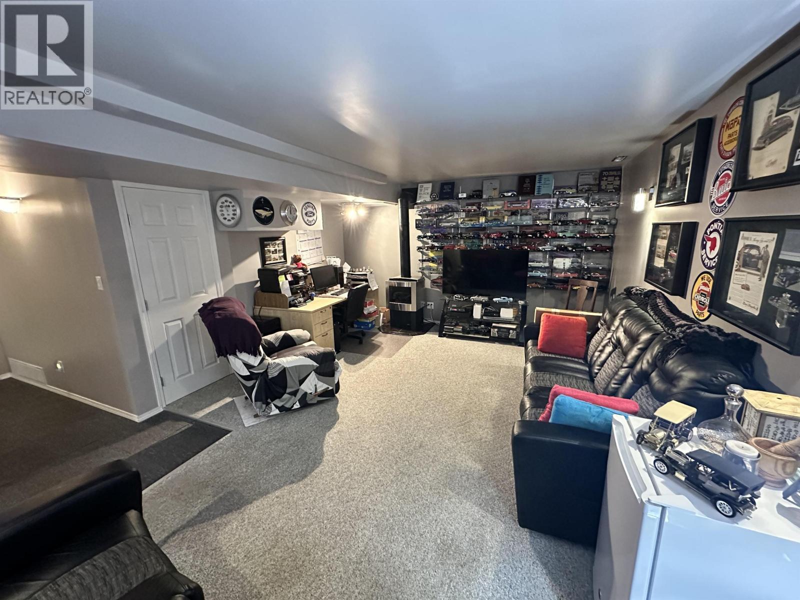 5236 Kallum Drive, 108 Mile Ranch, BC - Indoor