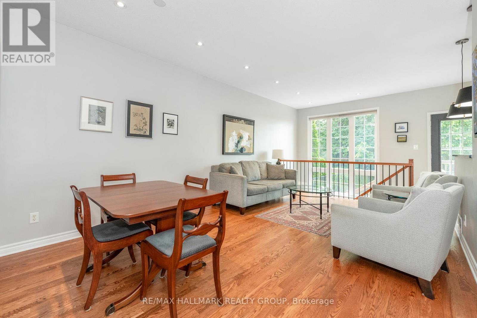 Open concept dining & living rooms - 102 Kelso Private, Ottawa, ON - Indoor