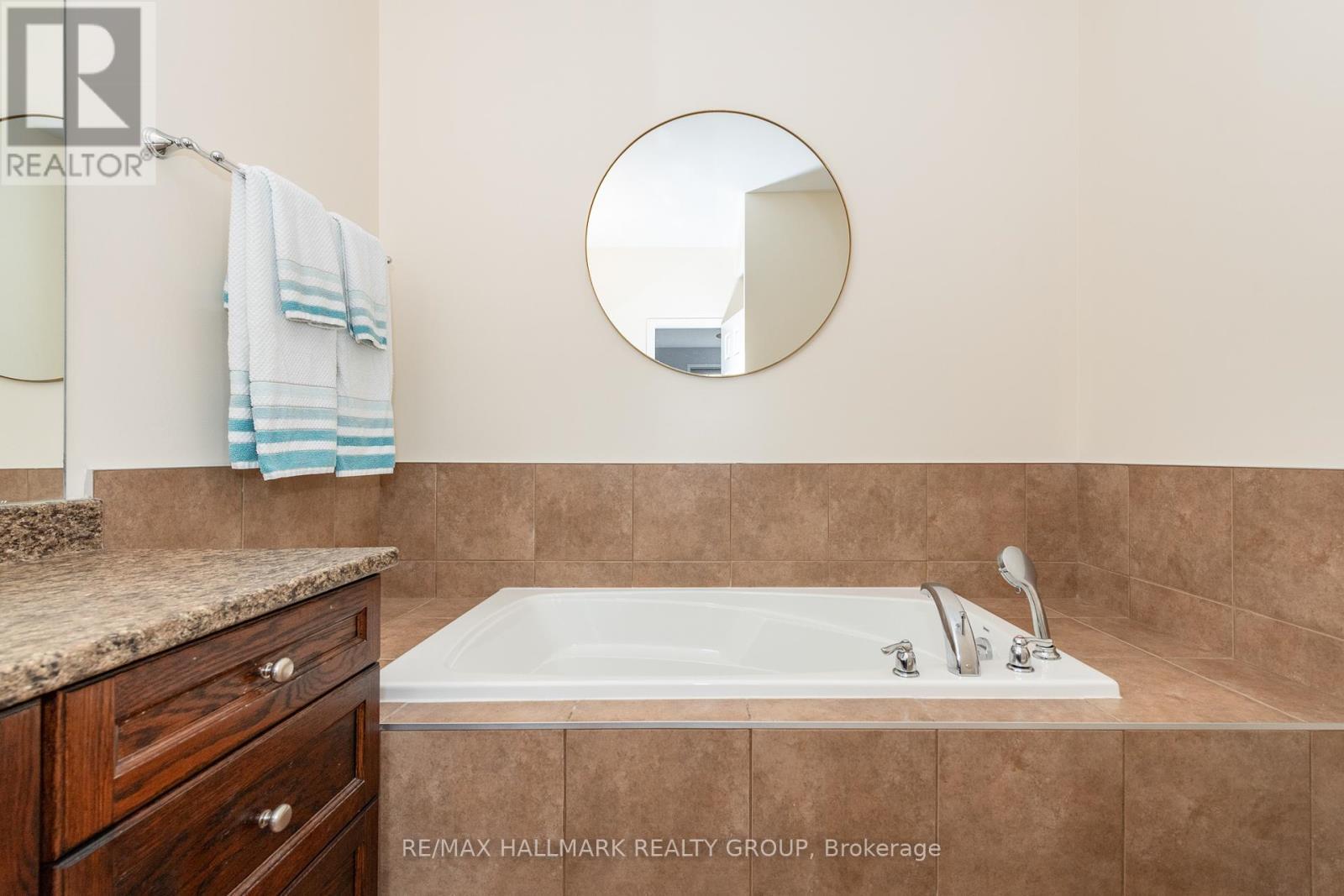 102 Kelso Private, Ottawa, ON - Indoor Photo Showing Bathroom