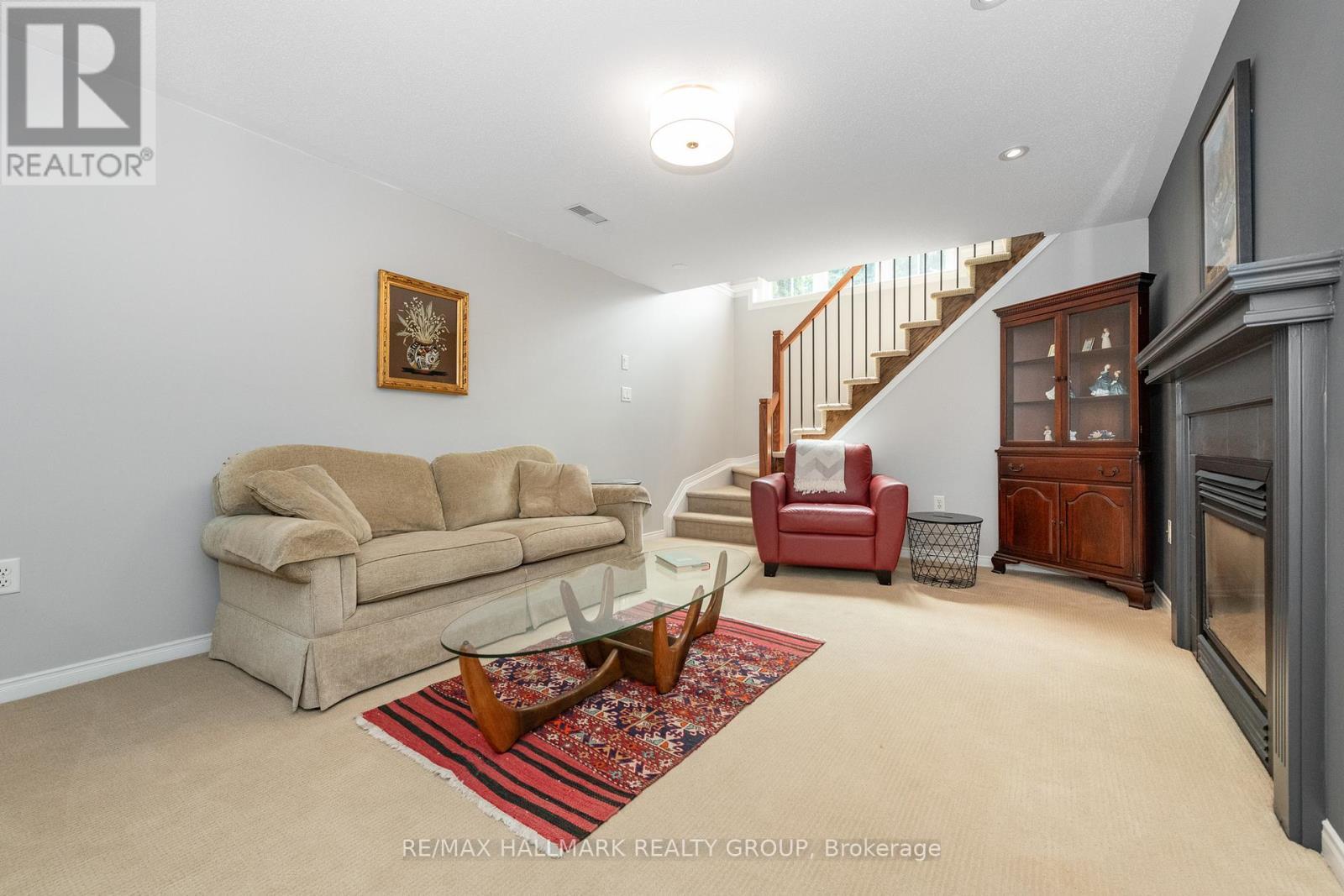 102 Kelso Private, Ottawa, ON - Indoor Photo Showing Living Room