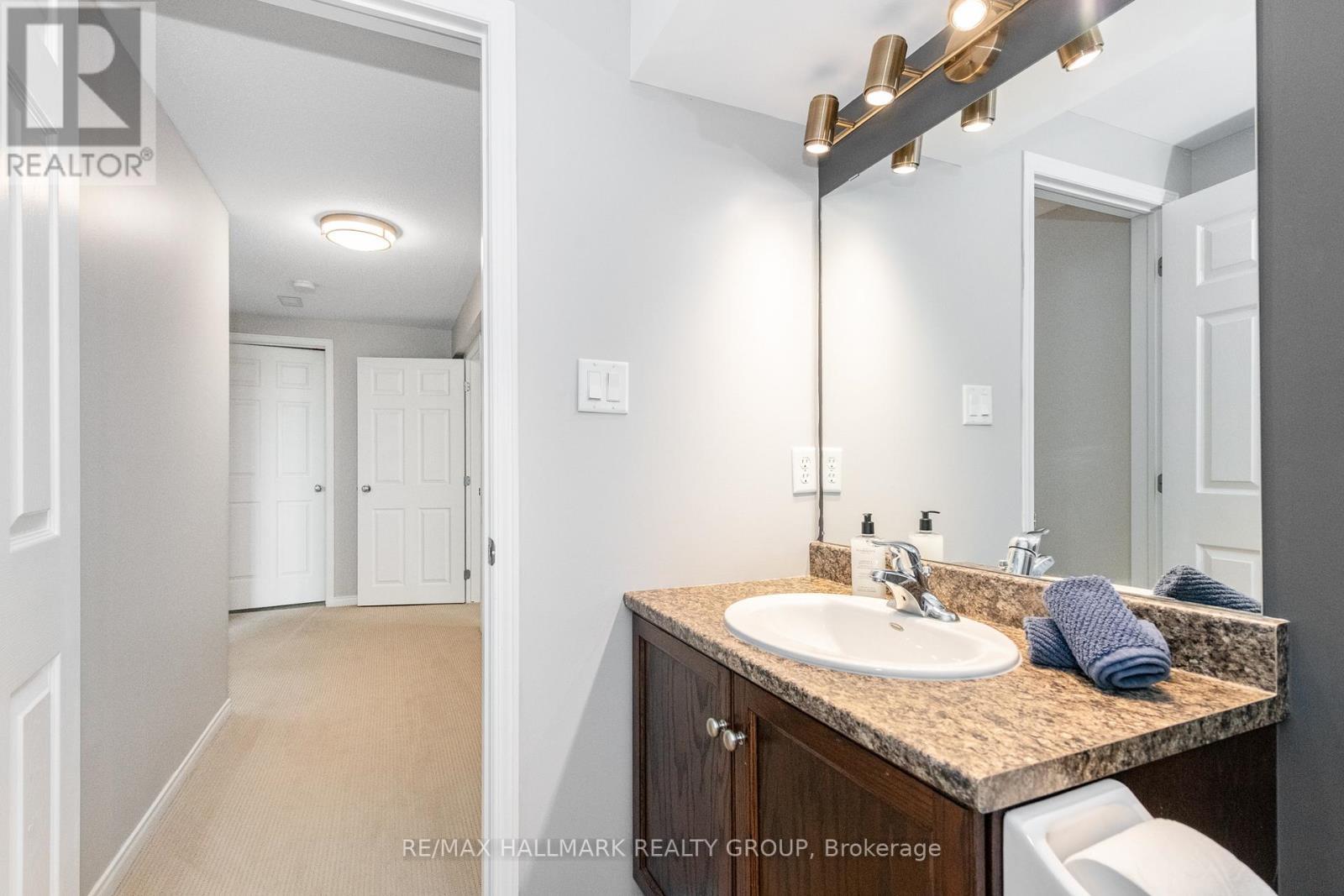 102 Kelso Private, Ottawa, ON - Indoor Photo Showing Bathroom