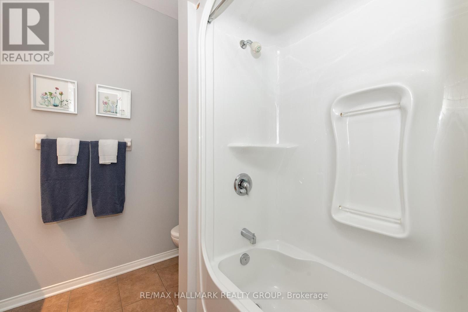102 Kelso Private, Ottawa, ON - Indoor Photo Showing Bathroom