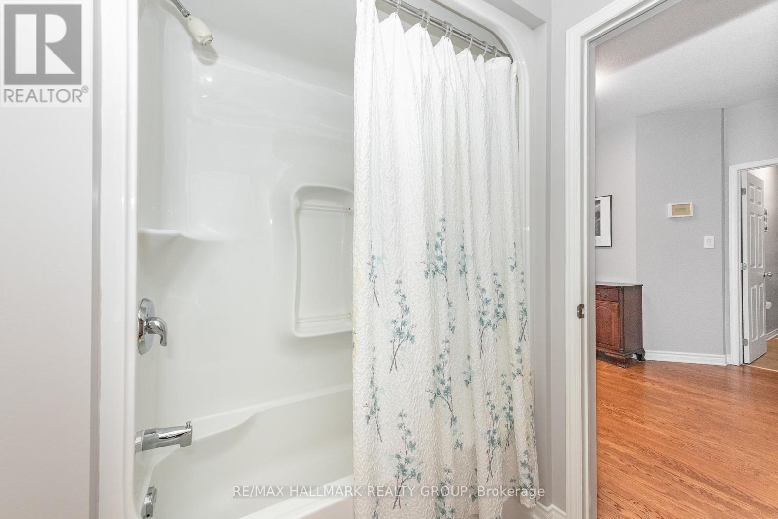 102 Kelso Private, Ottawa, ON - Indoor Photo Showing Bathroom