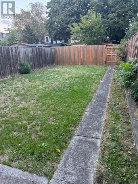 37 Gladstone Avenue, Hamilton, ON - Outdoor