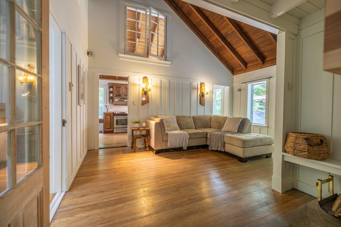 Aerial photo - 175 Rue Du Moulin, Mont-Blanc, QC - Indoor Photo Showing Living Room