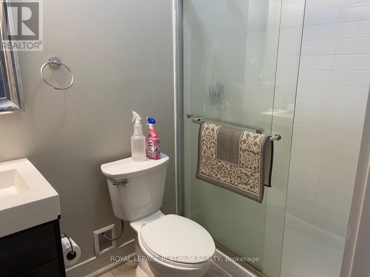 303 - 150 Main Street W, Hamilton, ON - Indoor Photo Showing Bathroom