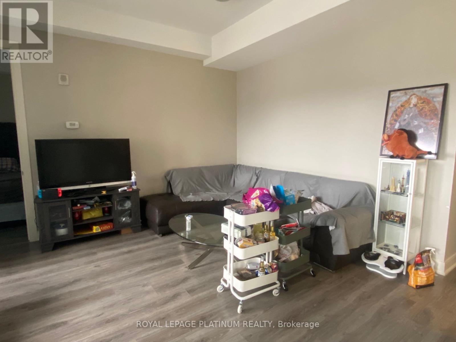 303 - 150 Main Street W, Hamilton, ON - Indoor