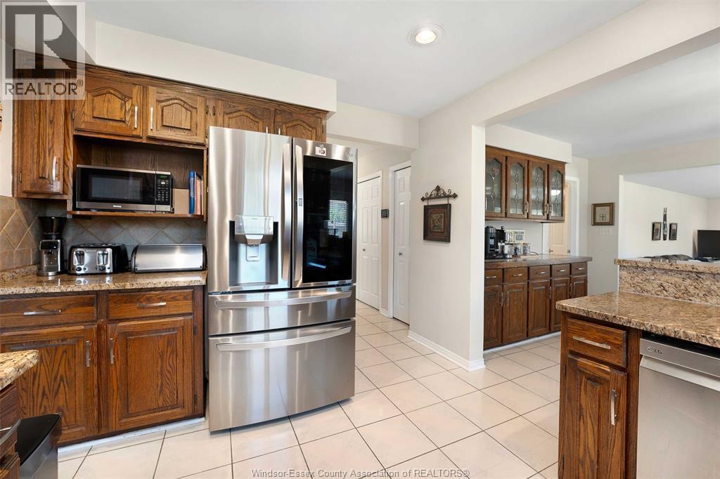 2092 Lesperance, Tecumseh, ON - Indoor Photo Showing Kitchen