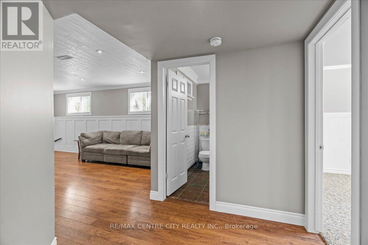 19 Dell Drive, Strathroy-Caradoc (Sw), ON - Indoor Photo Showing Other Room