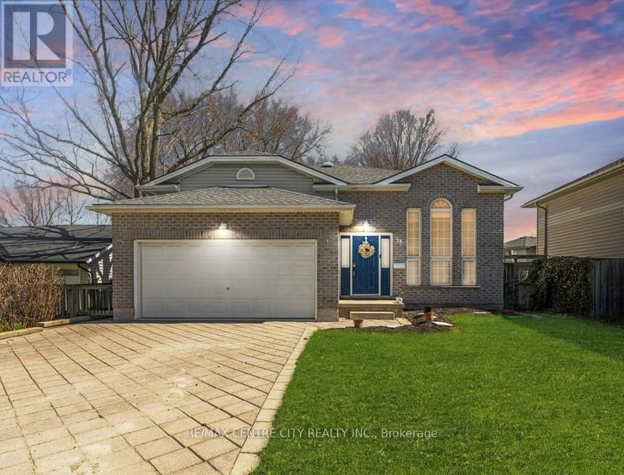 19 Dell Drive, Strathroy-Caradoc (Sw), ON - Outdoor