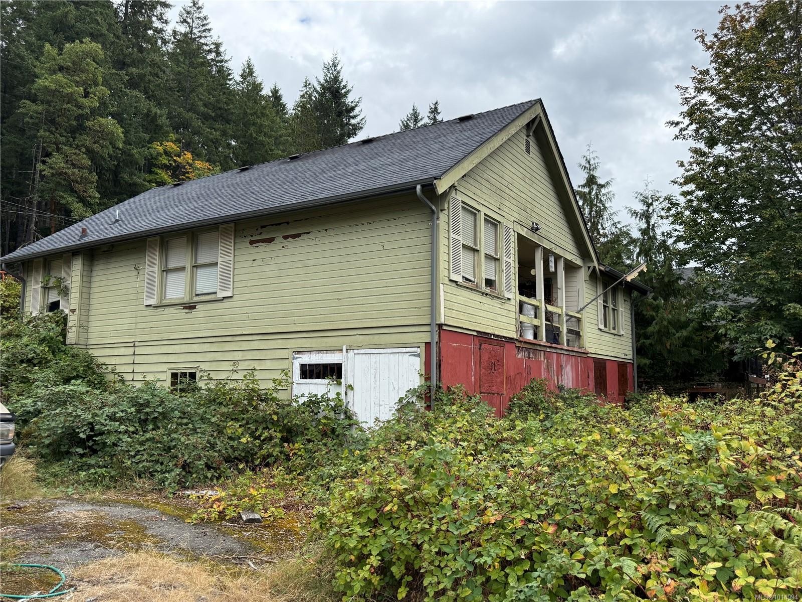 10667 Cedar Dr, Youbou, BC