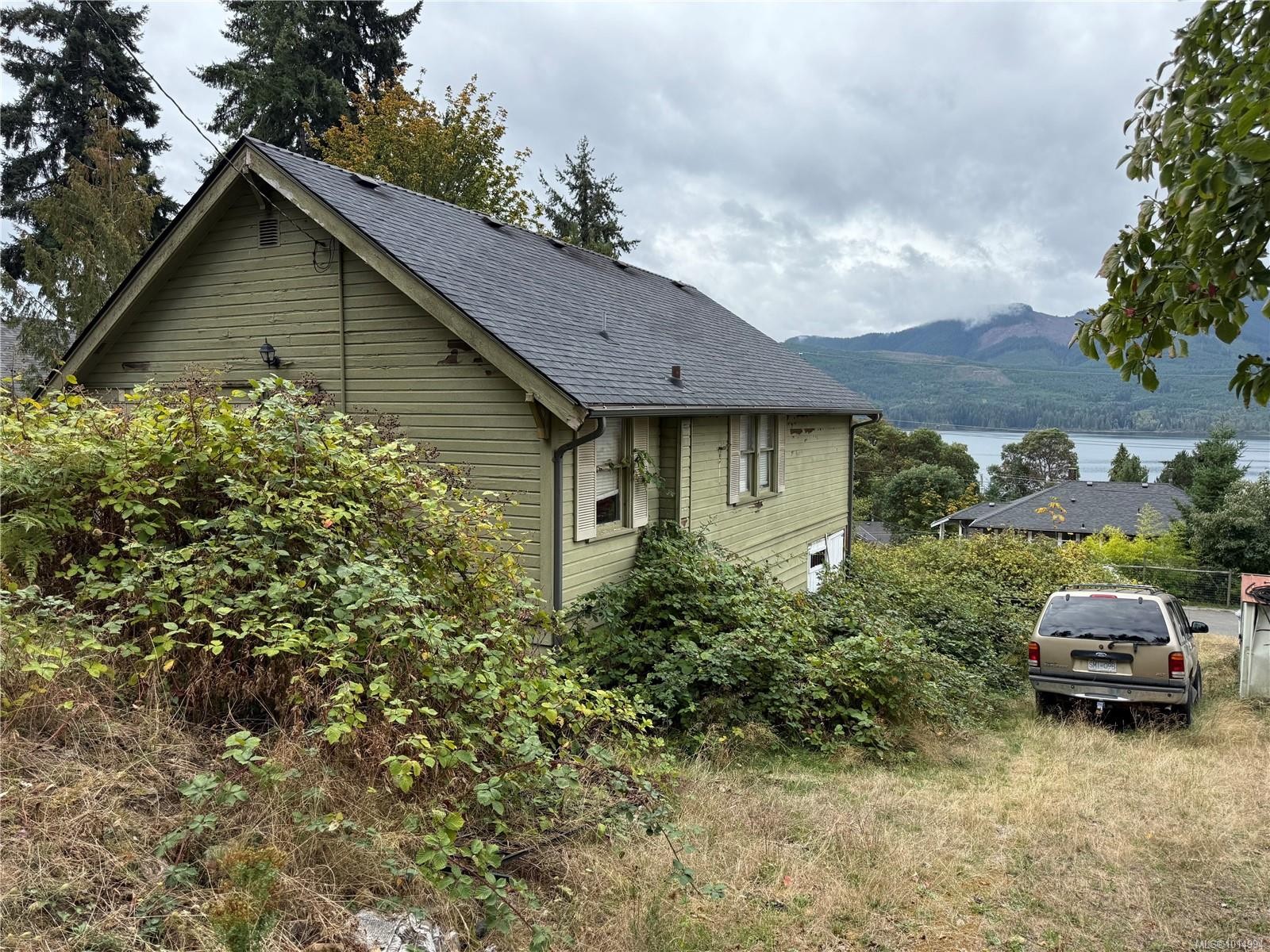 10667 Cedar Dr, Youbou, BC