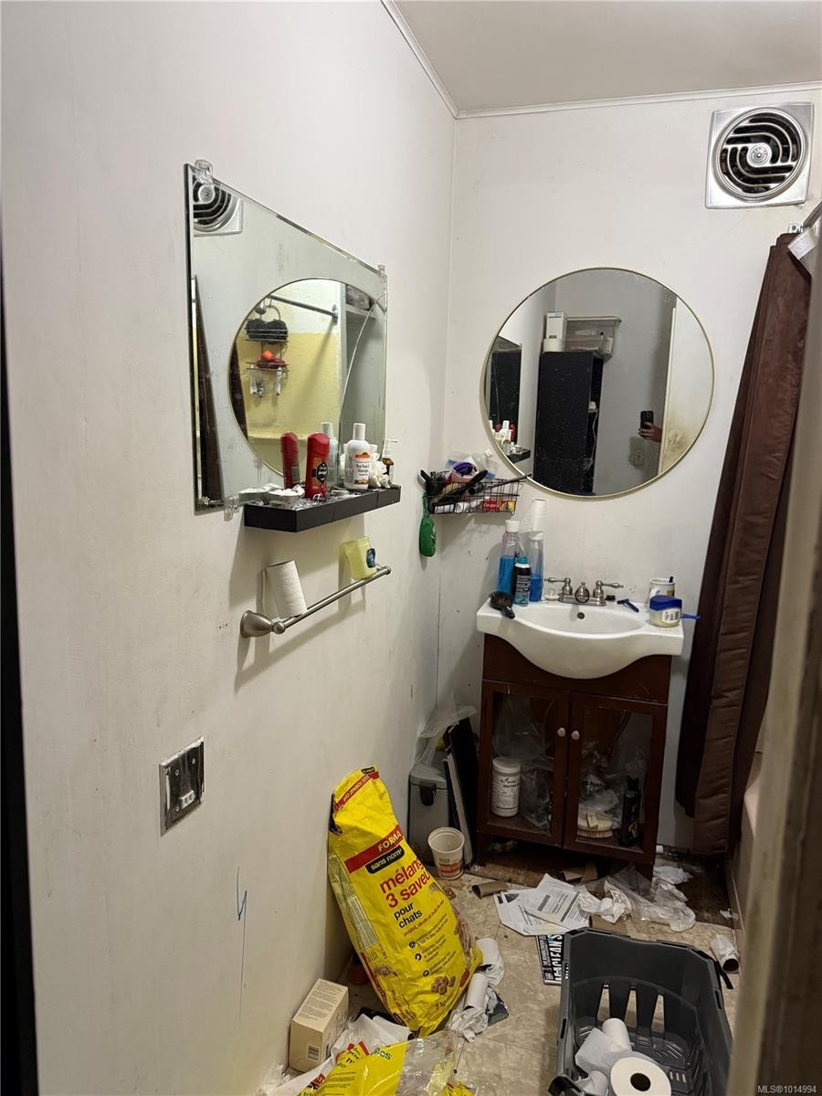 10667 Cedar Dr, Youbou, BC