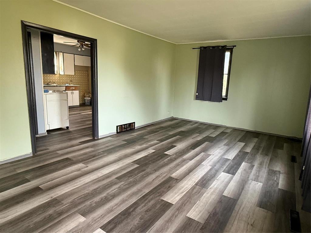 315 2Nd Avenue, Swan River, MB - Indoor