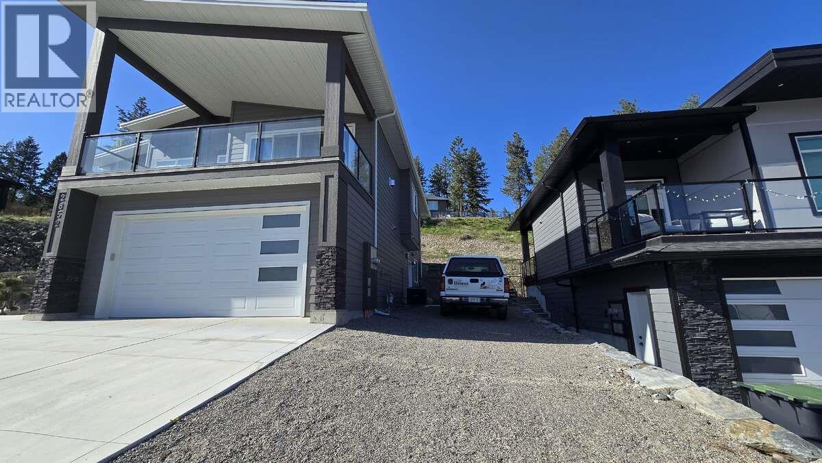 2852 Canyon Crest Drive, West Kelowna, BC - Outdoor