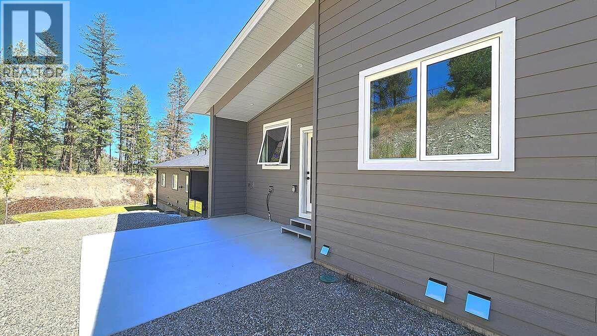 2852 Canyon Crest Drive, West Kelowna, BC - Outdoor With Exterior