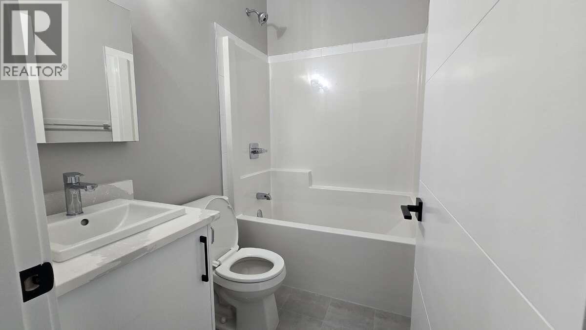 2852 Canyon Crest Drive, West Kelowna, BC - Indoor Photo Showing Bathroom