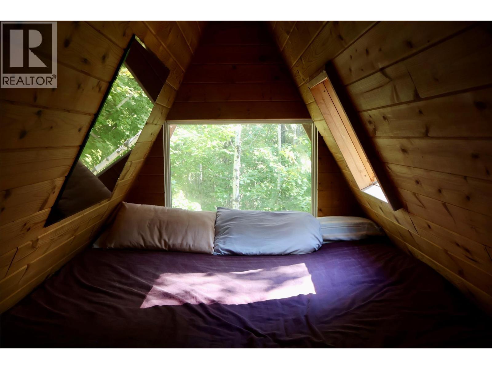 1427 Hartley Road, Golden, BC - Indoor