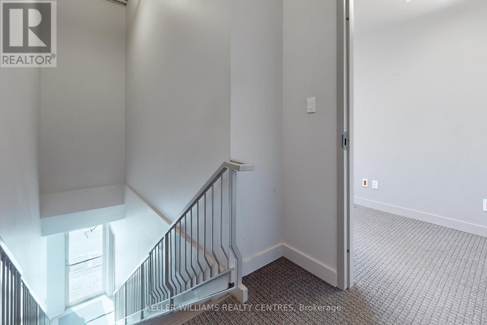 7 - 125 Don Hillock Drive, Aurora, ON