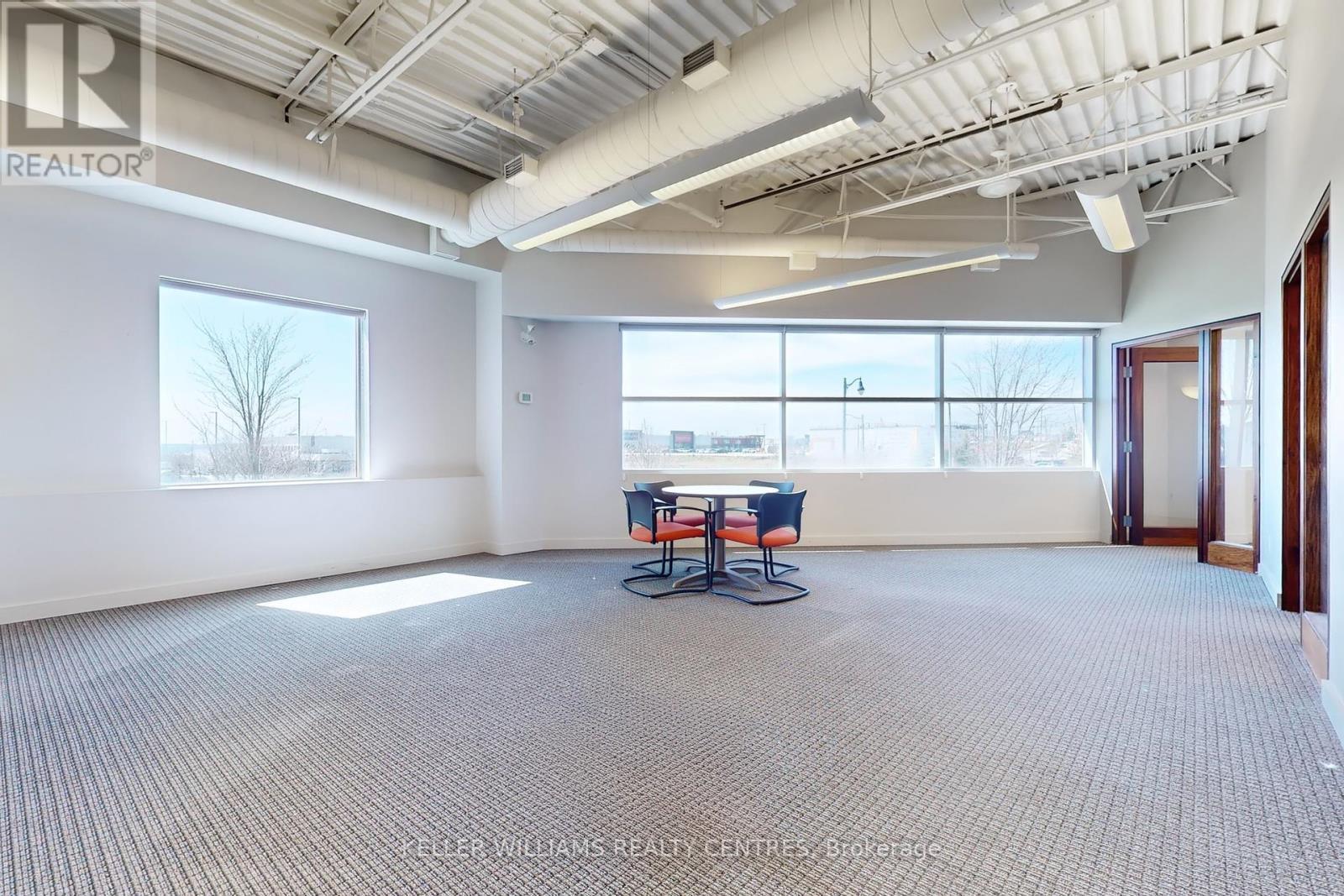 7 - 125 Don Hillock Drive, Aurora, ON