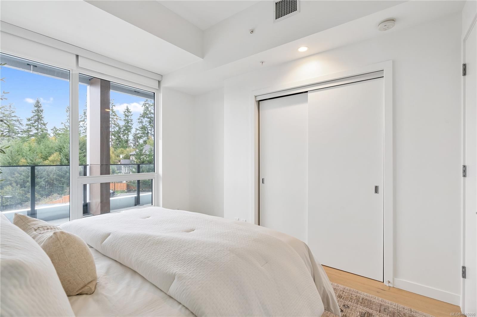 308-2000 Hannington Rd, Langford, BC - Indoor Photo Showing Bedroom