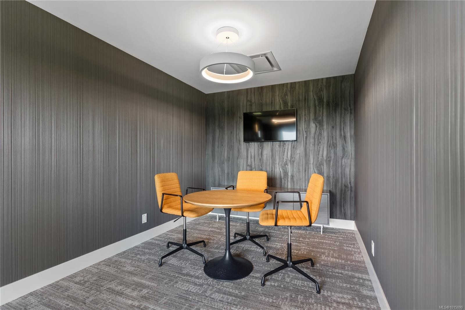 308-2000 Hannington Rd, Langford, BC - Indoor