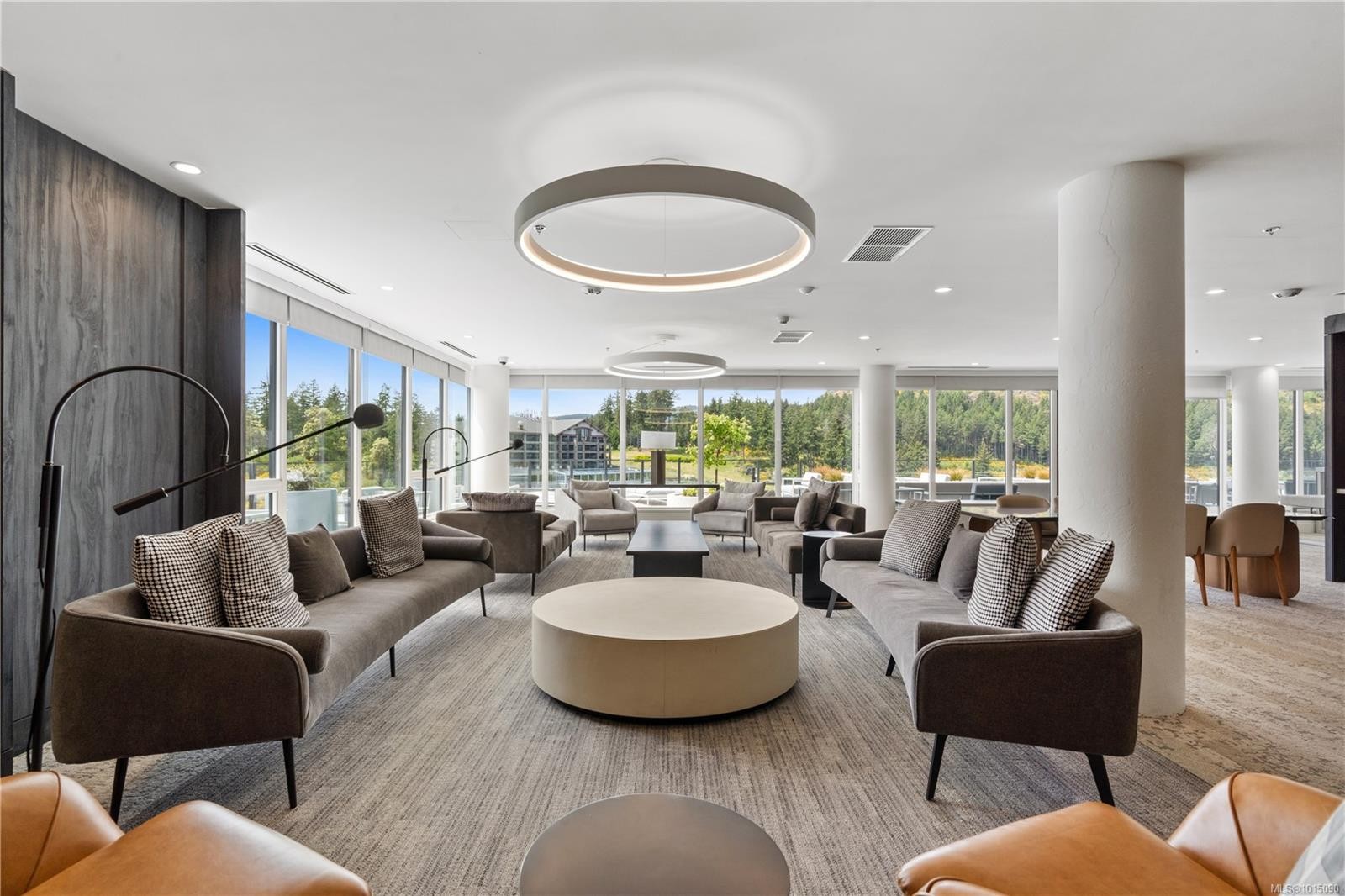 308-2000 Hannington Rd, Langford, BC - Indoor Photo Showing Living Room