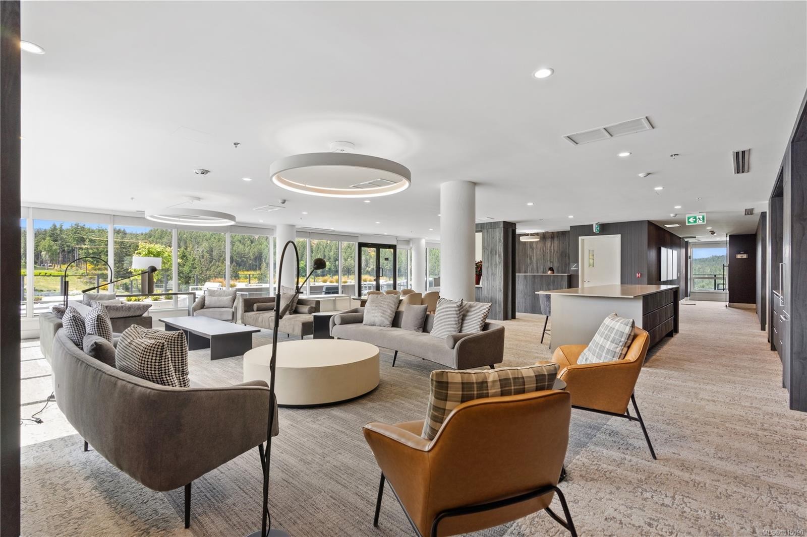 308-2000 Hannington Rd, Langford, BC - Indoor Photo Showing Living Room
