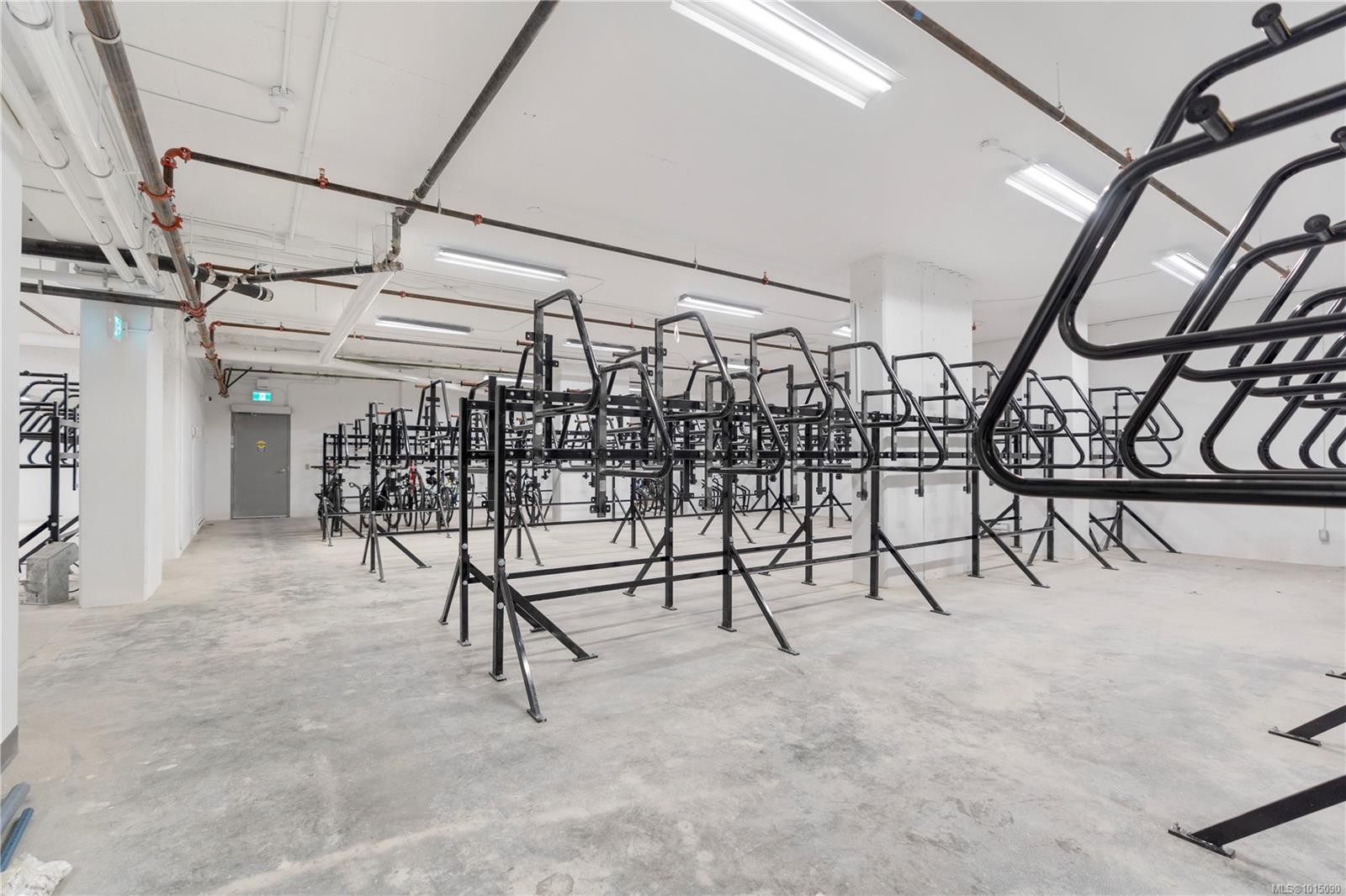 308-2000 Hannington Rd, Langford, BC - Indoor Photo Showing Other Room