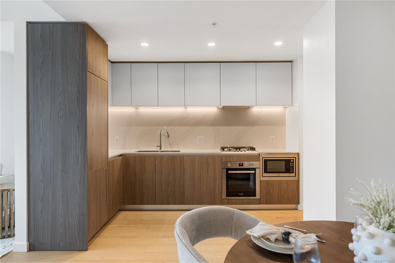 308-2000 Hannington Rd, Langford, BC - Indoor