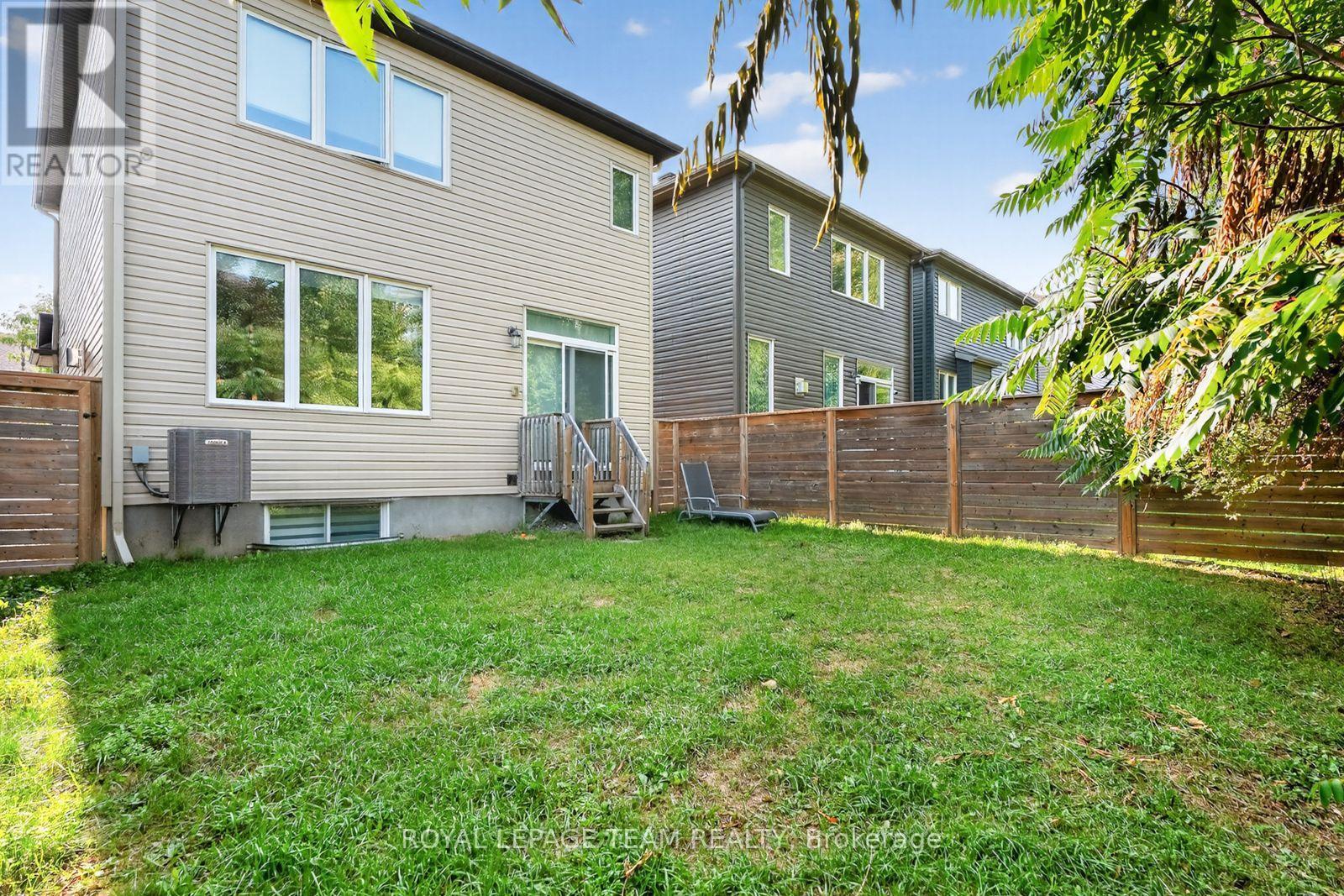 619 Geranium Walk, Ottawa, ON - Outdoor