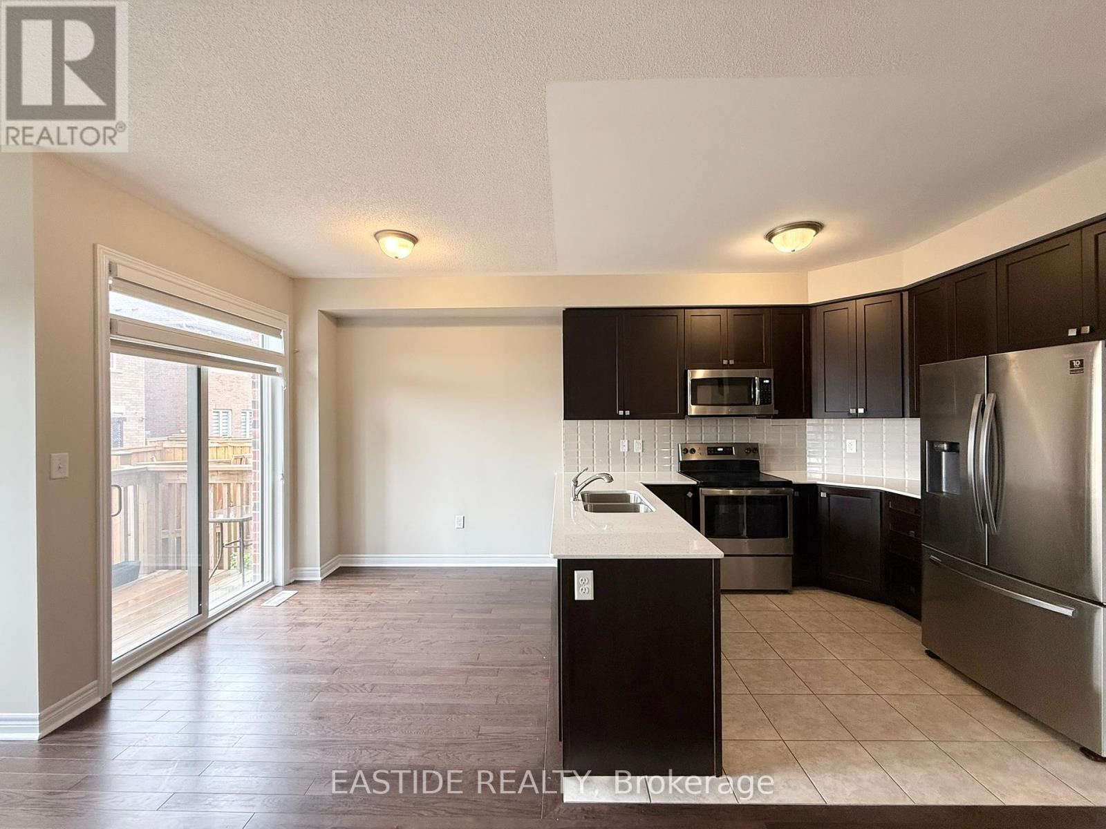116 Finegan Circle, Brampton, ON - Indoor Photo Showing Kitchen With Stainless Steel Kitchen With Double Sink