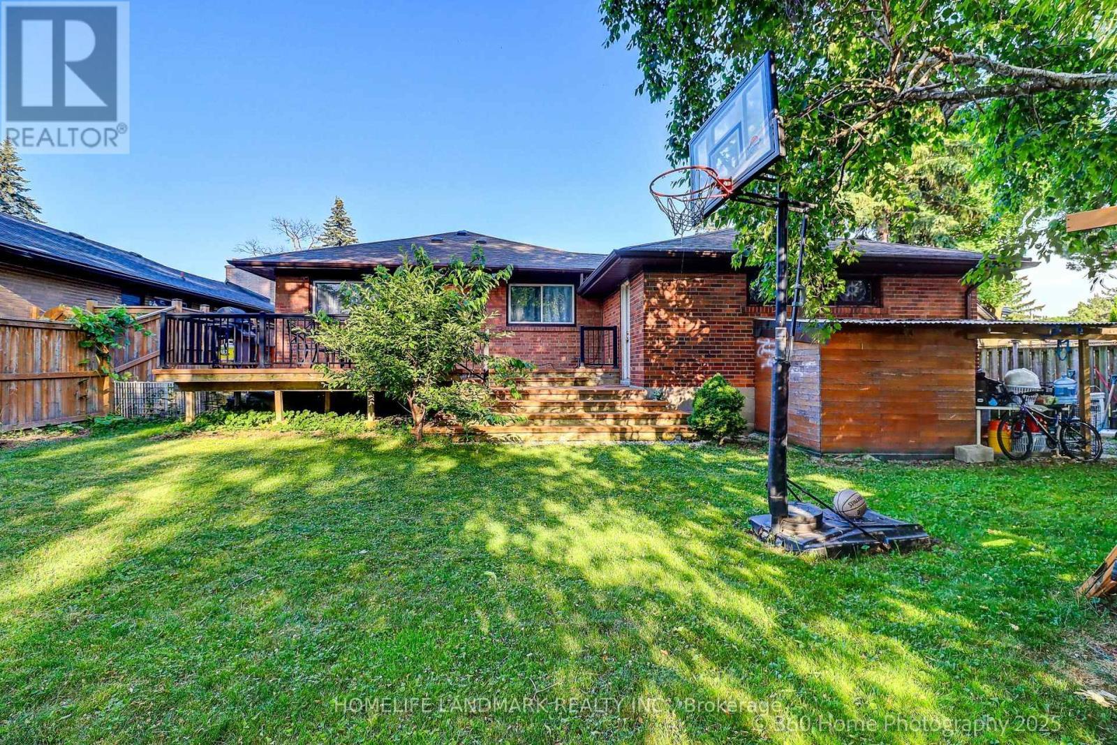 38 Moorecroft Crescent, Toronto, ON - Outdoor With Deck Patio Veranda