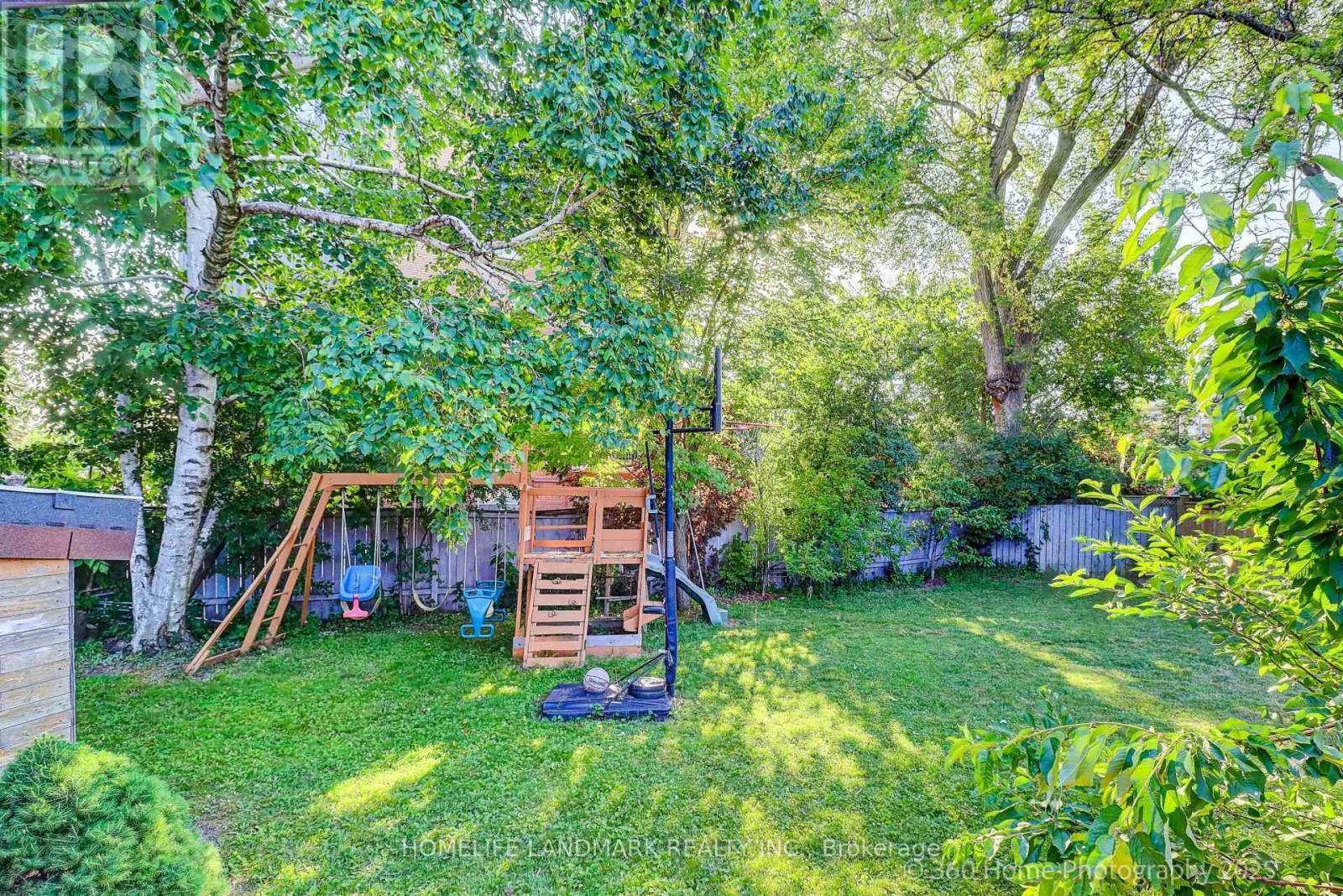 38 Moorecroft Crescent, Toronto, ON - Outdoor