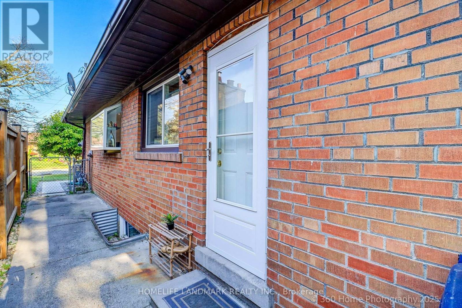 38 Moorecroft Crescent, Toronto, ON - Outdoor With Exterior