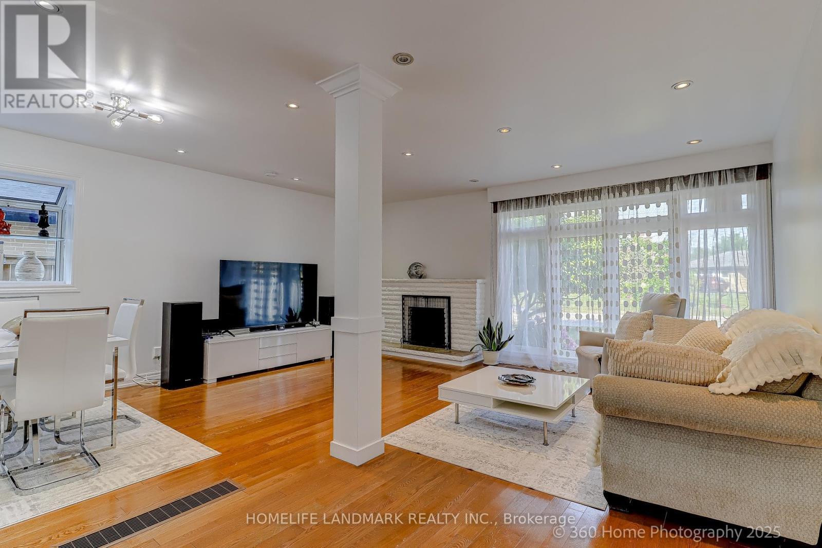 38 Moorecroft Crescent, Toronto, ON - Indoor Photo Showing Living Room With Fireplace