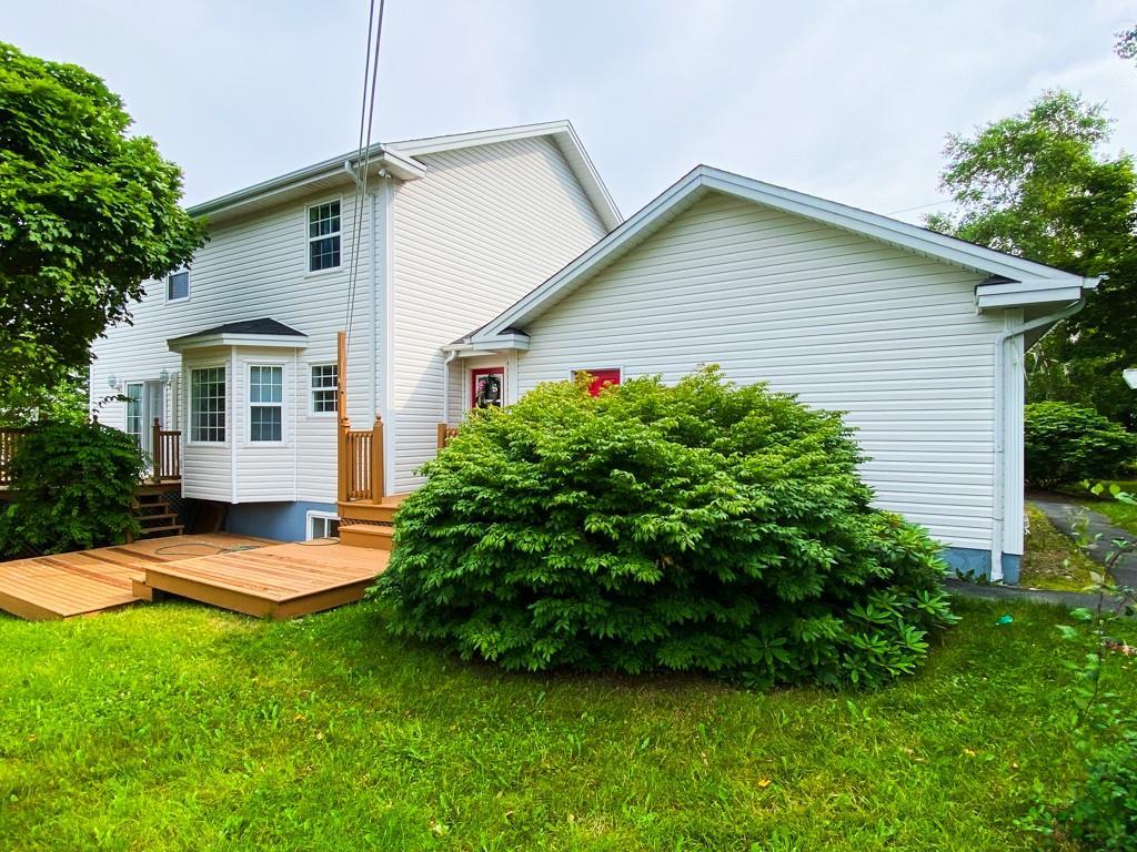 16 Heneys Pond Road, Bay Roberts, NL