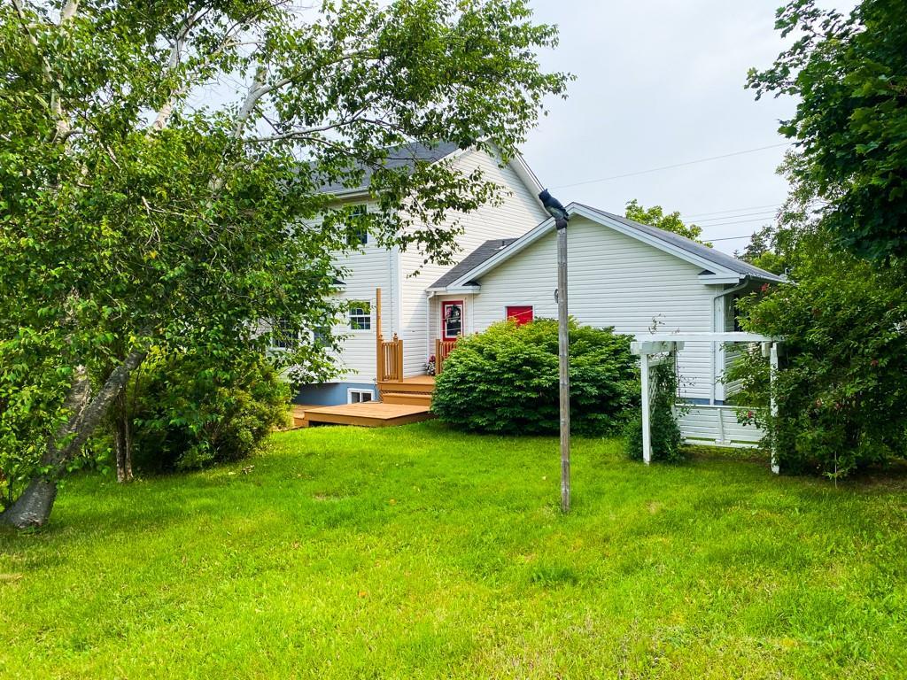 16 Heneys Pond Road, Bay Roberts, NL