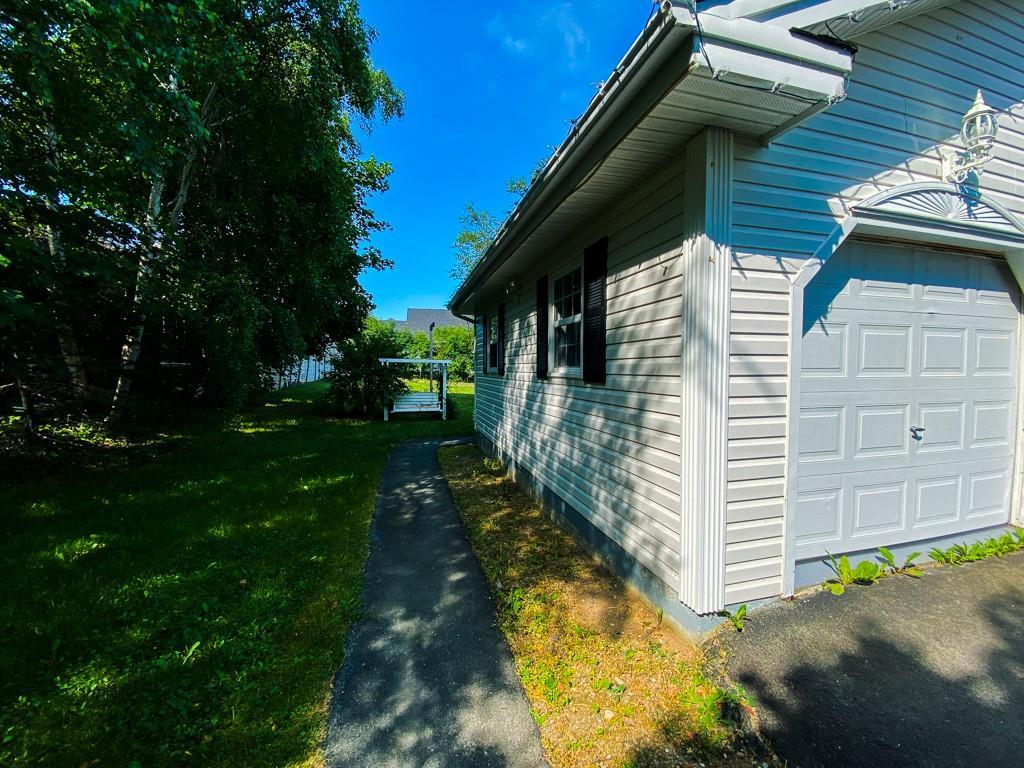 16 Heneys Pond Road, Bay Roberts, NL