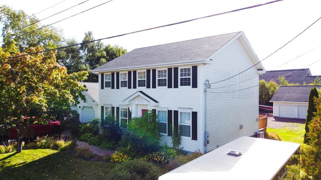 16 Heneys Pond Road, Bay Roberts, NL