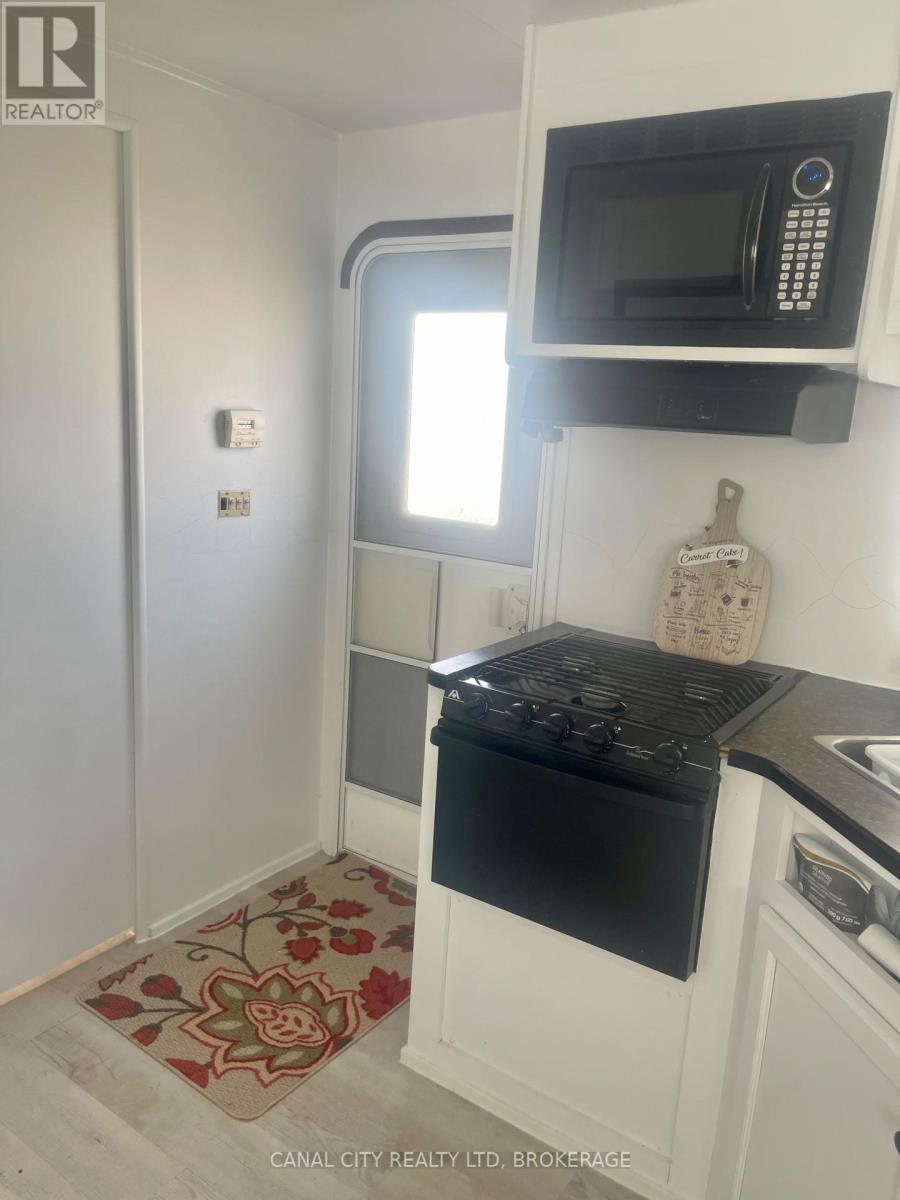 80 L - 659 Port Maitland Road, Haldimand (Dunnville), ON - Indoor Photo Showing Kitchen