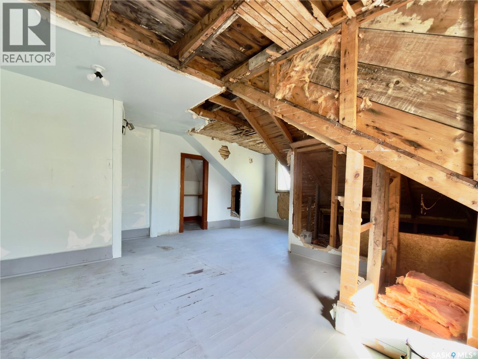 128 Railway Avenue, Margo, SK - Indoor