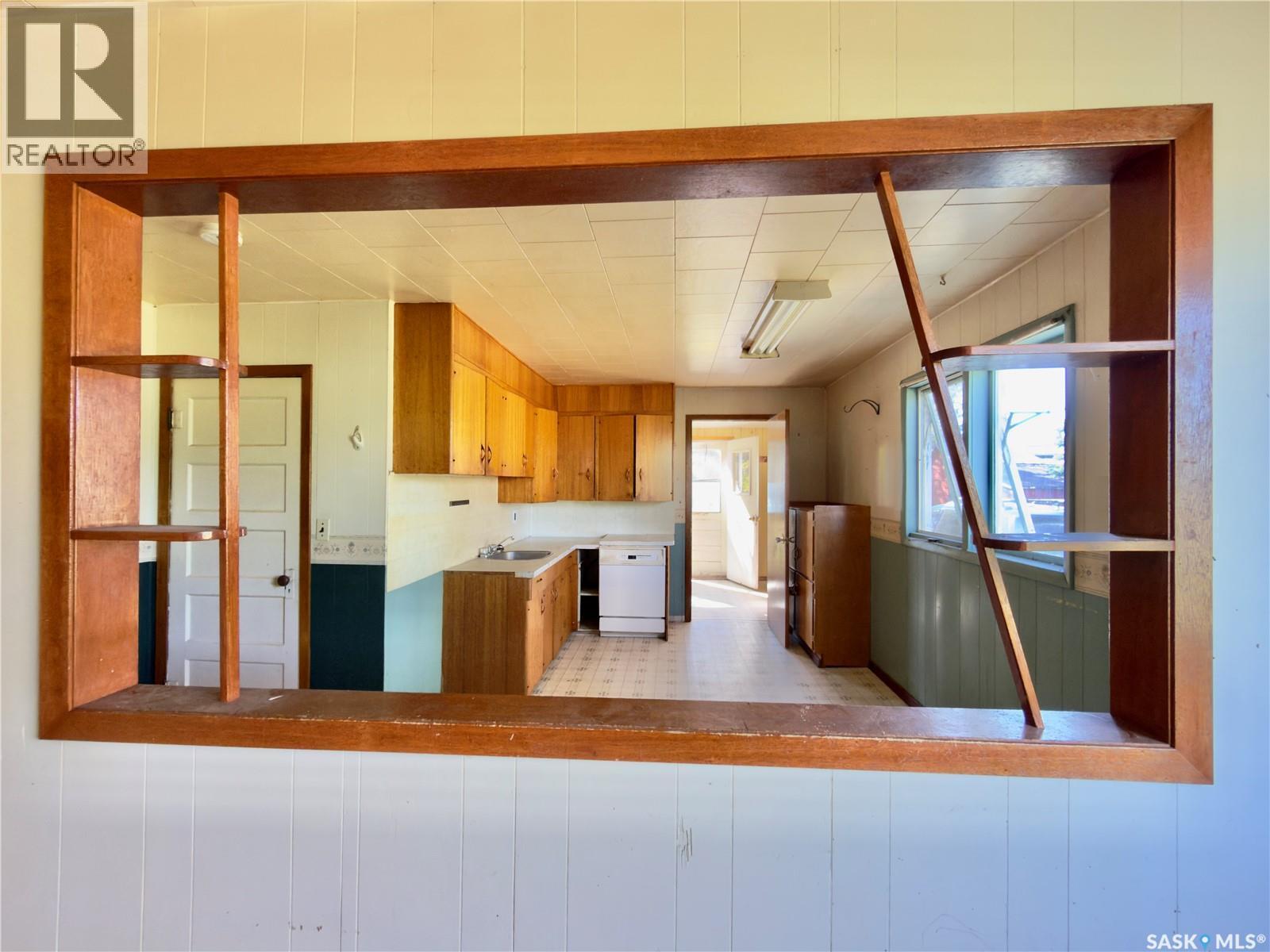 128 Railway Avenue, Margo, SK - Indoor