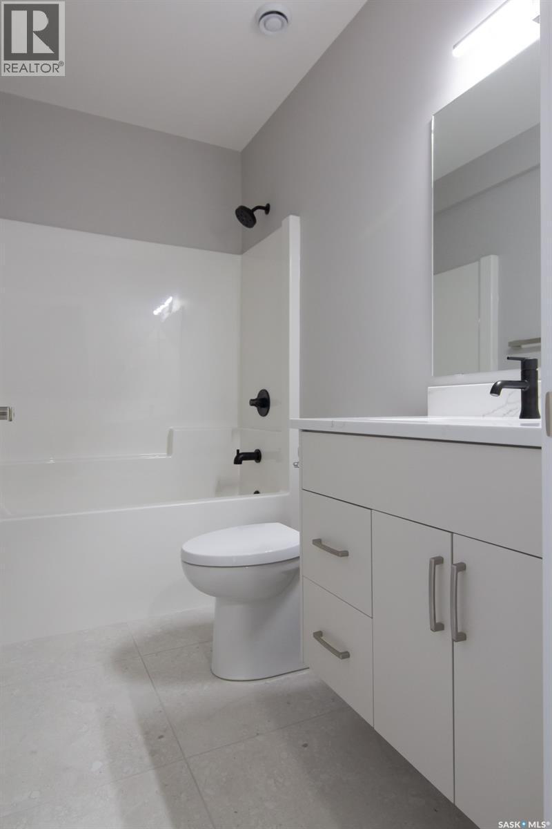423 Sharma Crescent, Saskatoon, SK - Indoor Photo Showing Bathroom