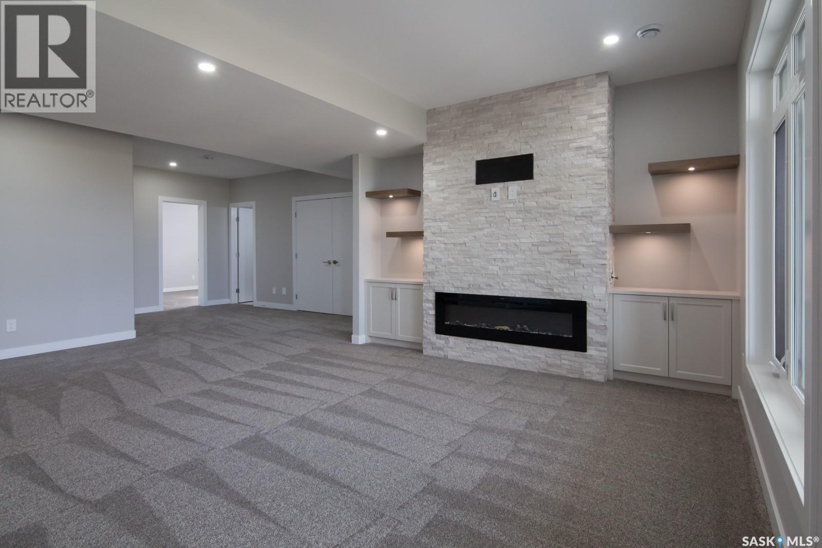 423 Sharma Crescent, Saskatoon, SK - Indoor With Fireplace
