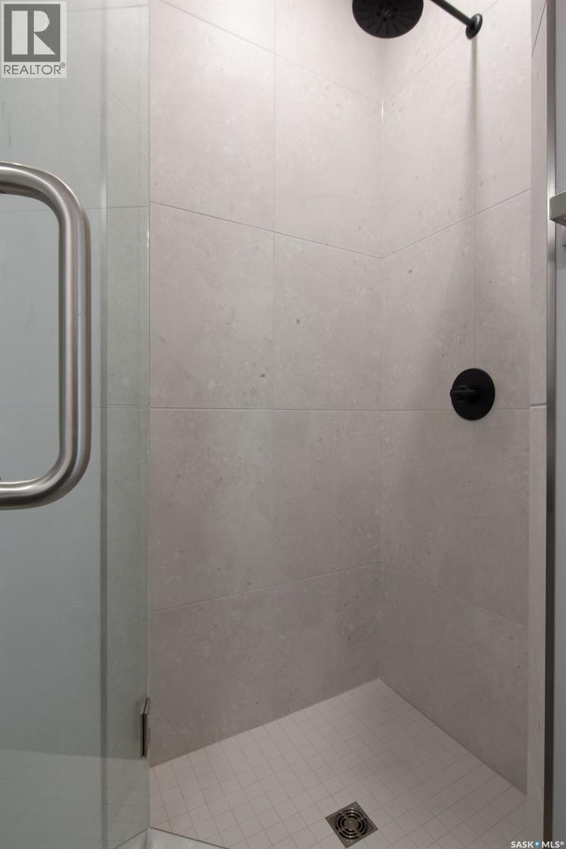 423 Sharma Crescent, Saskatoon, SK - Indoor Photo Showing Bathroom