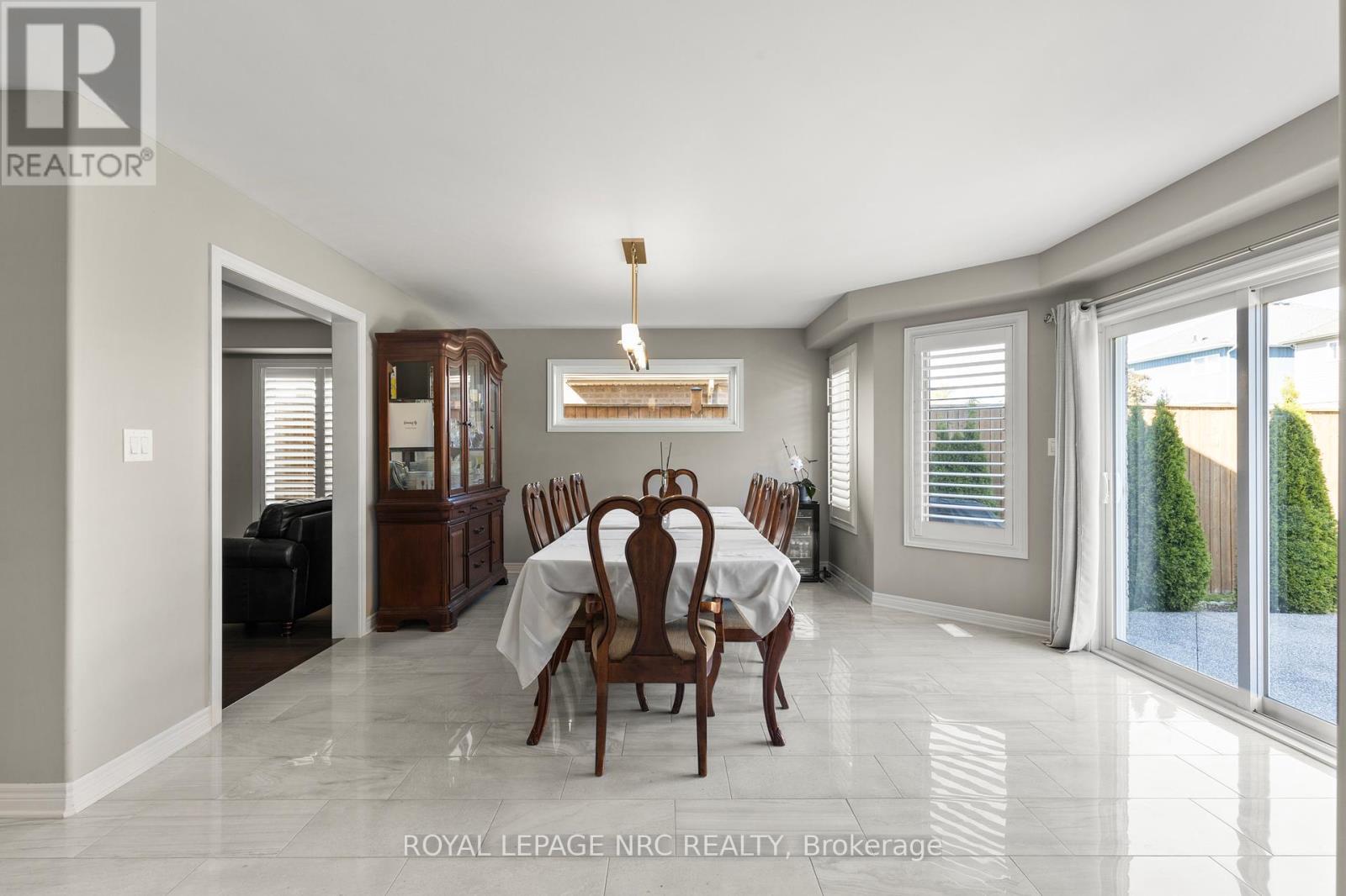 6058 Ernest Crescent, Niagara Falls, ON - Indoor Photo Showing Dining Room