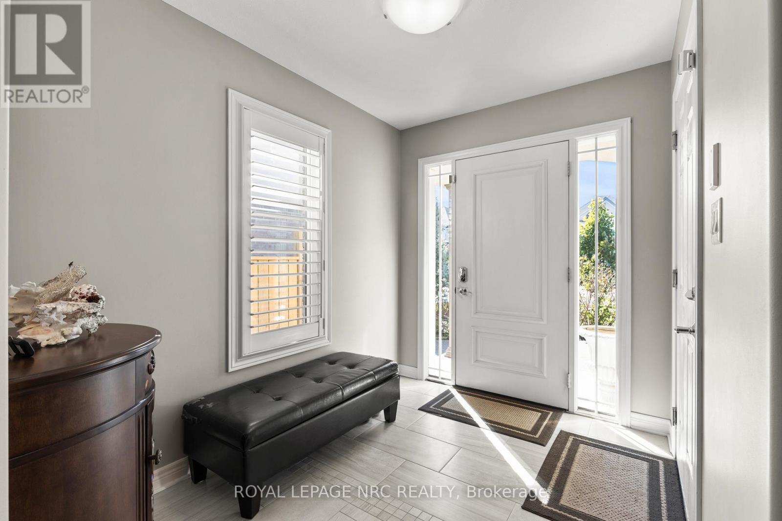 6058 Ernest Crescent, Niagara Falls, ON - Indoor Photo Showing Other Room