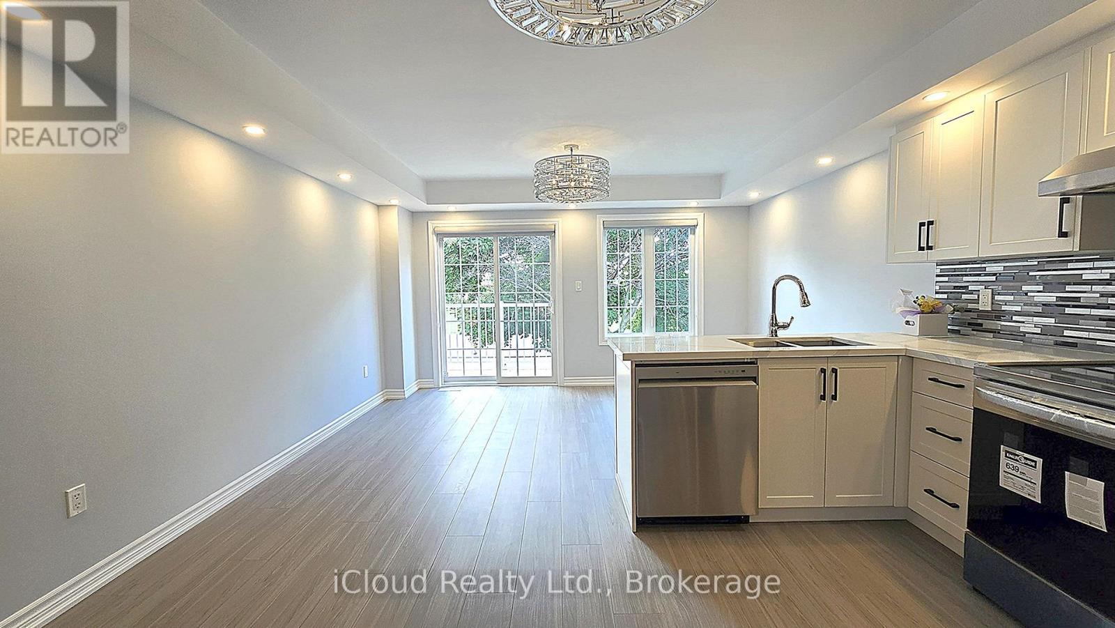 43 Mantello Drive, Toronto, ON - Indoor Photo Showing Kitchen With Double Sink