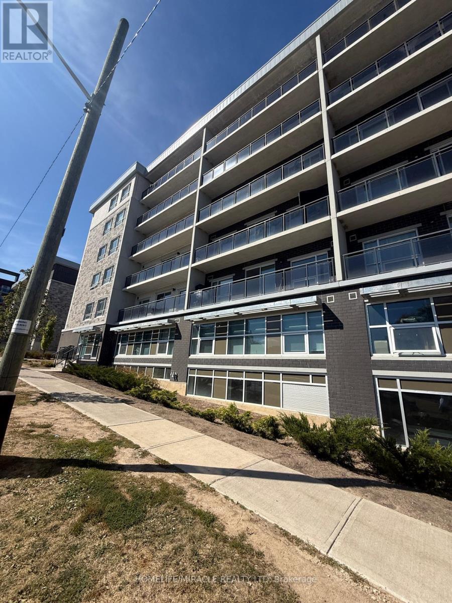 B - 112 - 275 Larch Street, Waterloo, ON - Outdoor